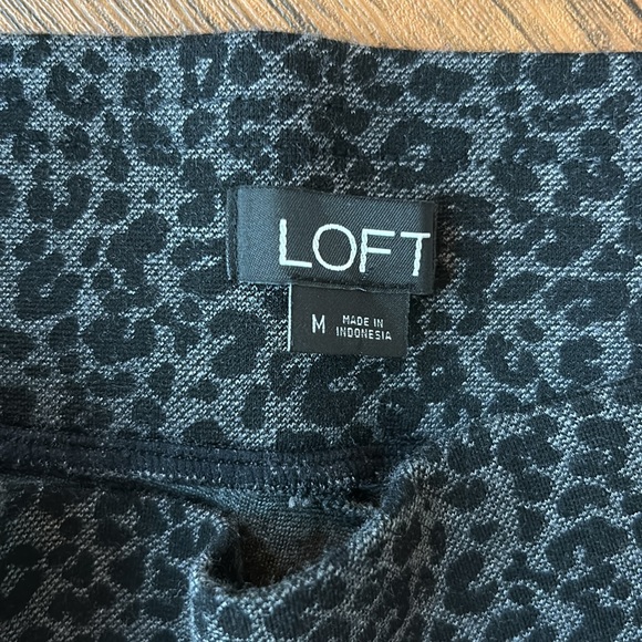 LOFT Black and Gray Leopard Print Leggings Size Medium - Picture 3 of 5